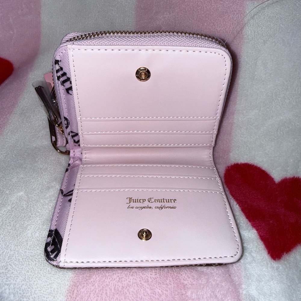 NWT Juicy Couture Tan Wallet with Pink Bow and Heart Charm - Picture 4 of 4